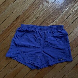 Patagonia women’s 3” baggies shorts, size small, purple